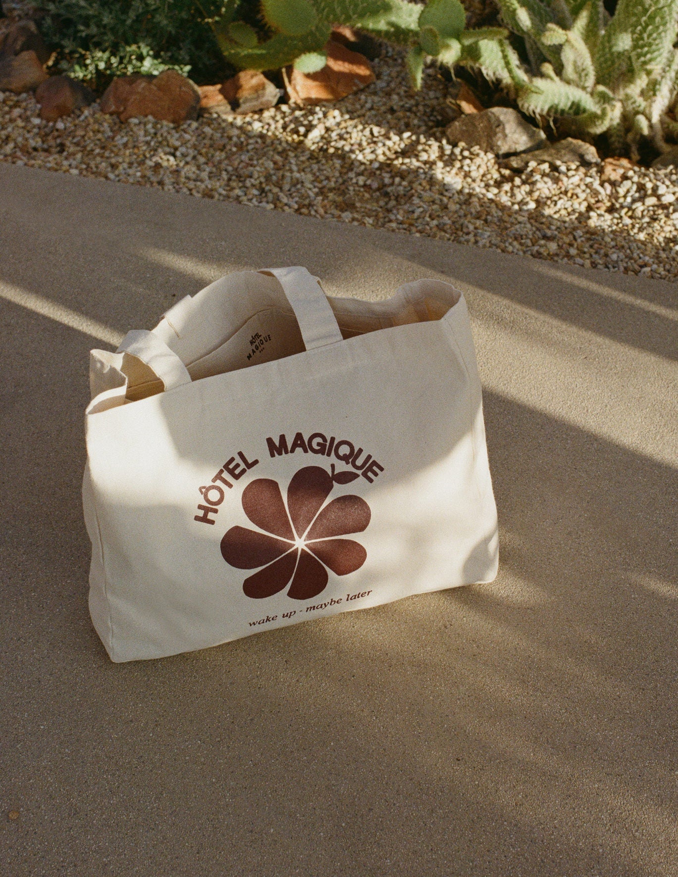 Wake Up tote bag-Hôtel Magique