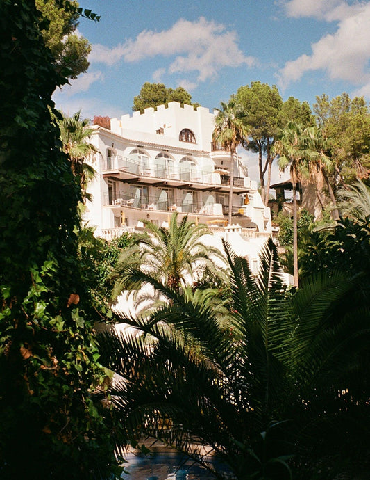 Hôtel Magique x Hotel BonSol: Artist Call & Collection
