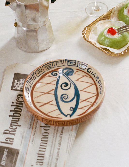 Porta del Pescatore plate x Di Lunedi-Hôtel Magique