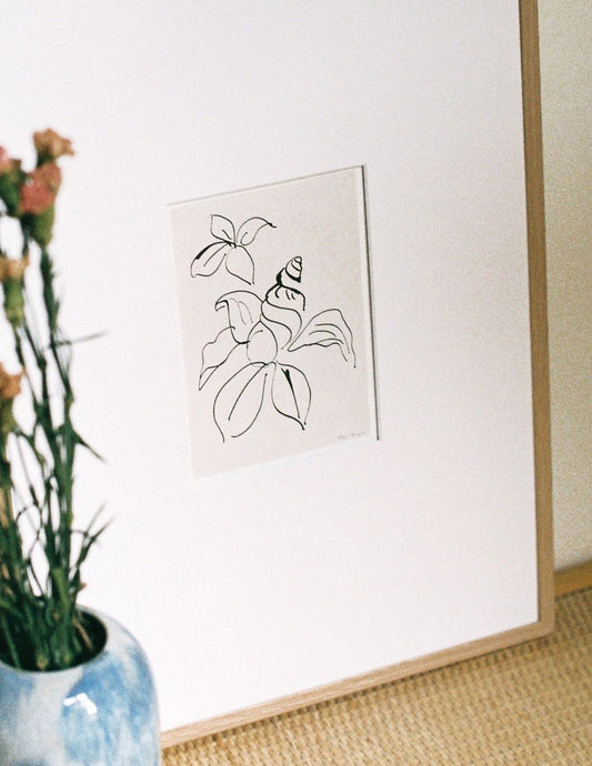 Shell Flower card artwork framed-FRAME OAK-Hôtel Magique